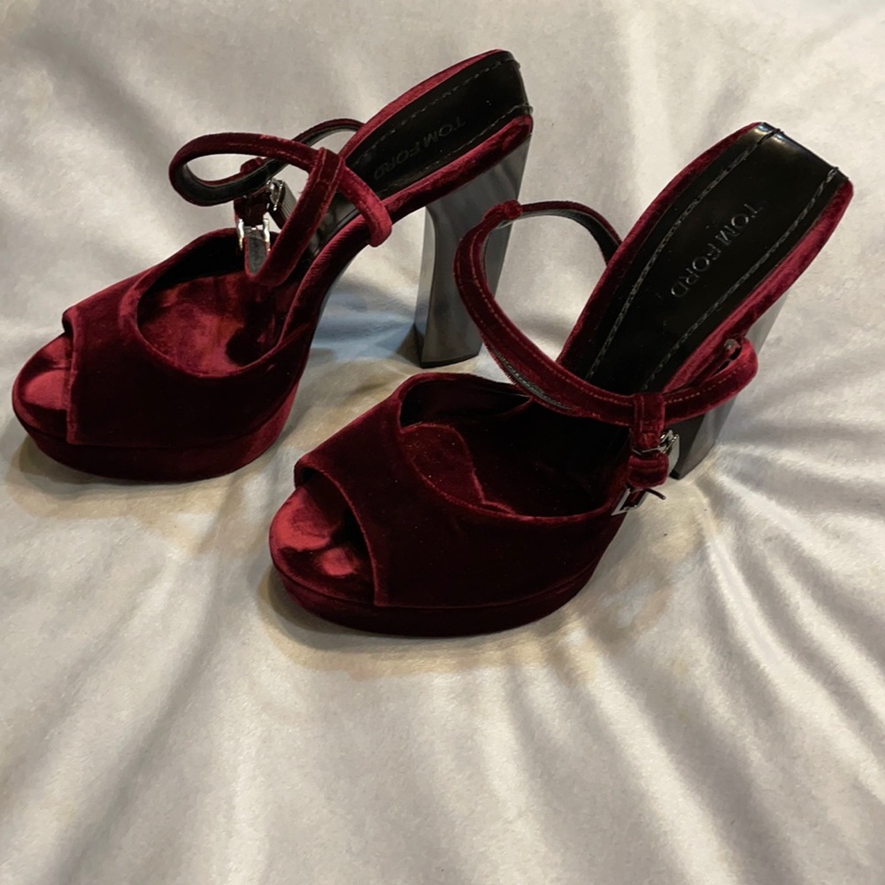 Velvet Tom Ford high heels